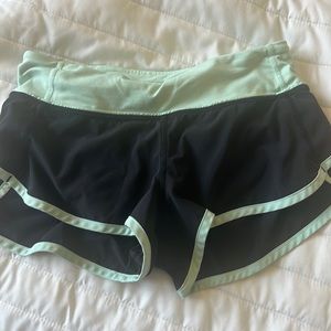 mint and black lululemon speed up shorts 2.5 inch inseam size 2 great condition